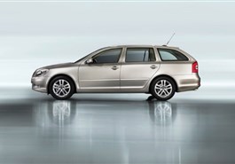 Noleggio auto Škoda Octavia combi – per 4–5 persone