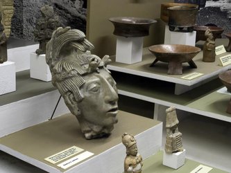 9 Naprstek museum Prague