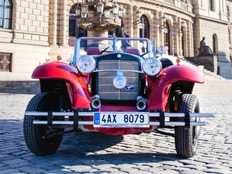 3 Historic car ride Prague