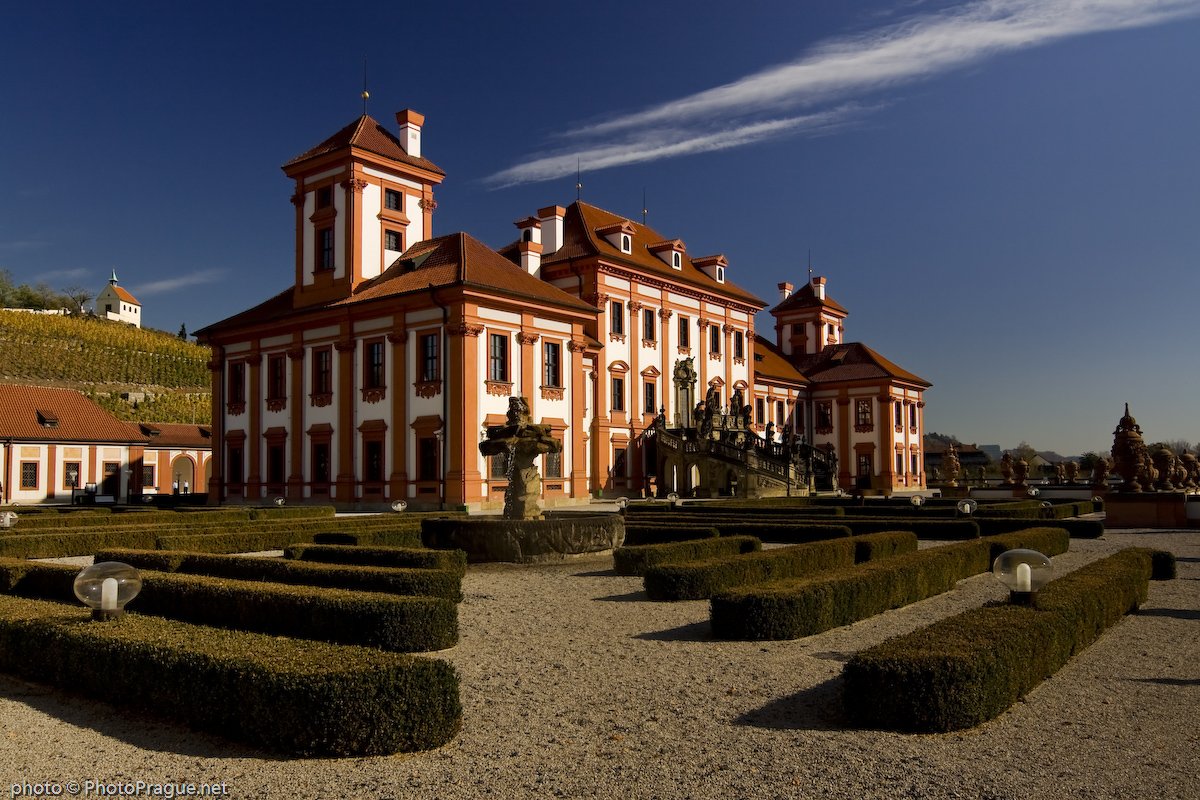 2 Troja castle Prague