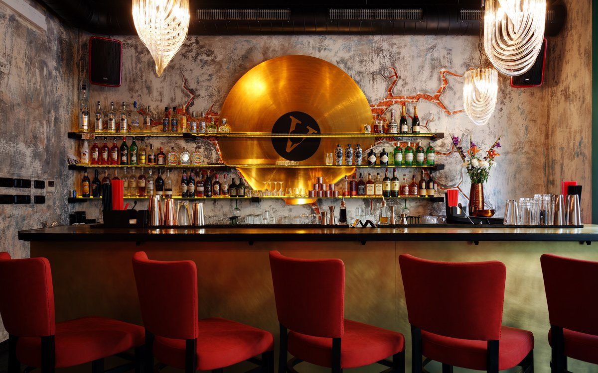 2 Vinyl Bar Prague