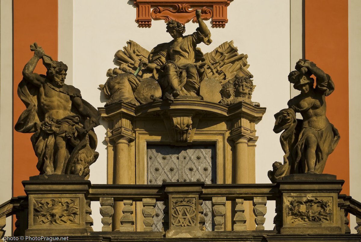 5 Troja castle Prague