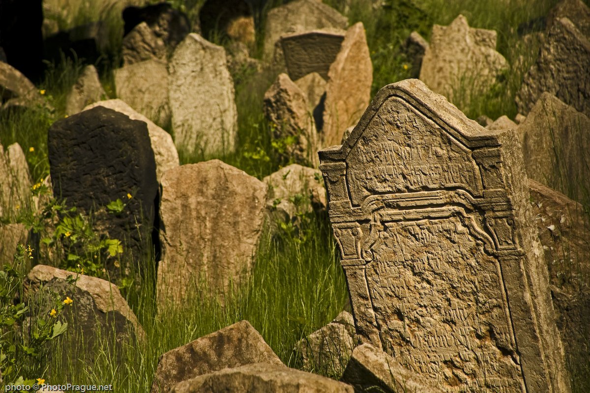 8 Old Jewish Cemetery Prague